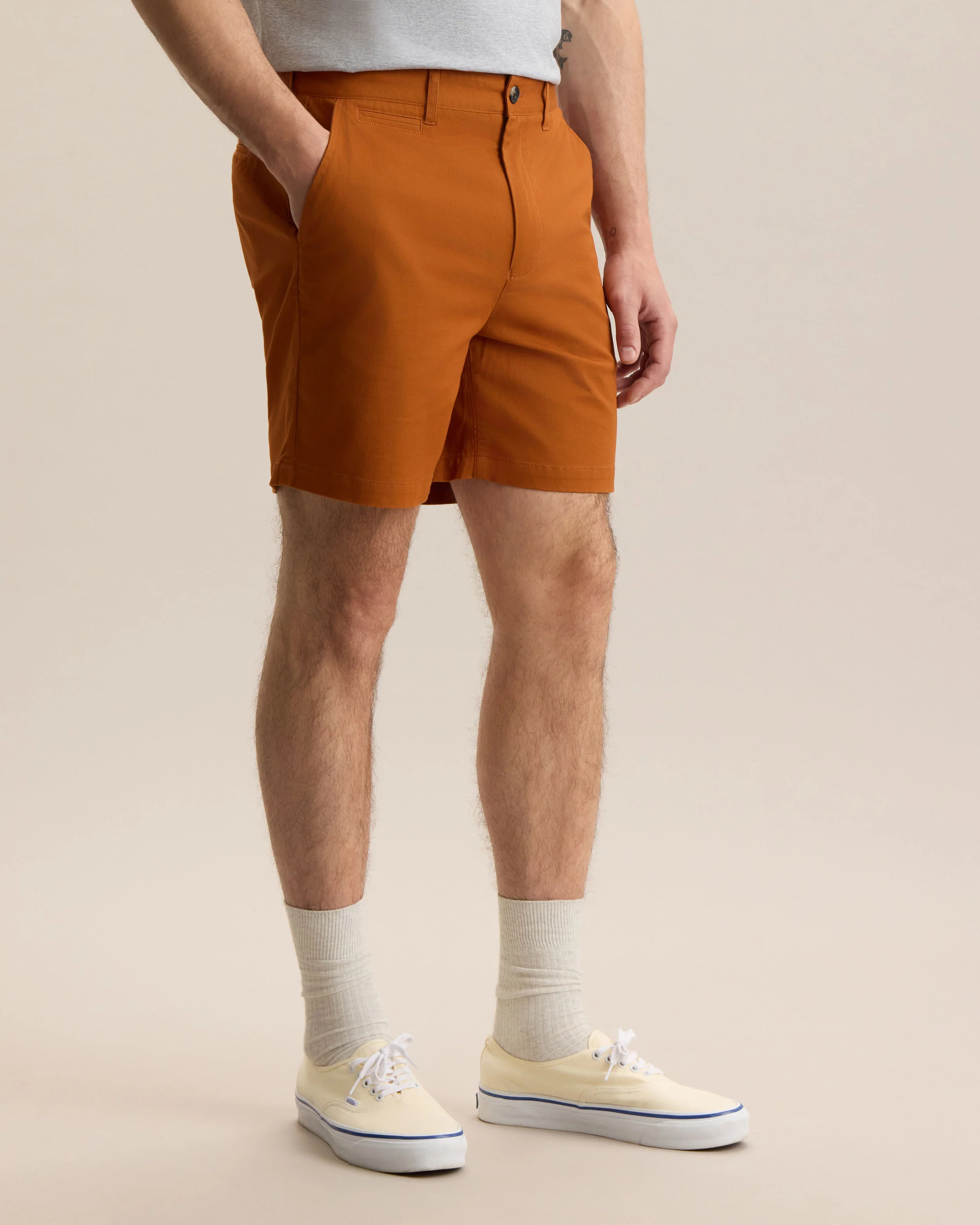 ESSENTIAL CHINO SHORT - Image 2